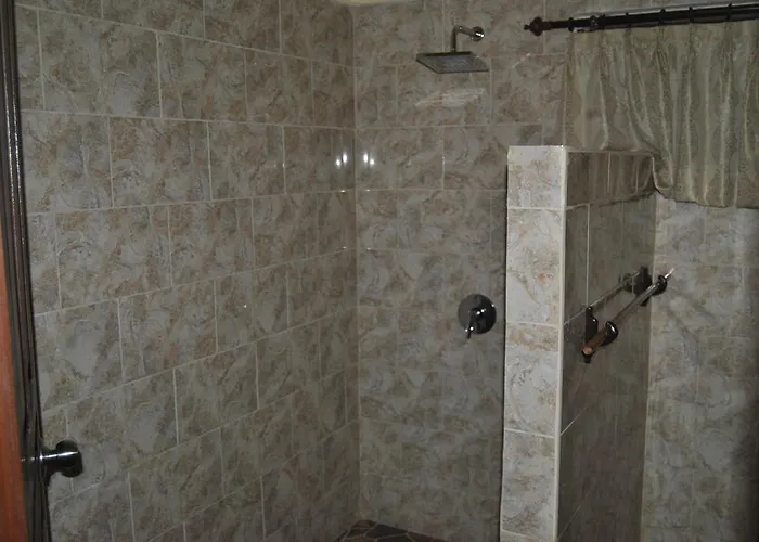Pensión Topok House