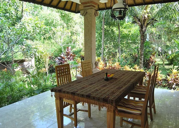 Pensión Topok House